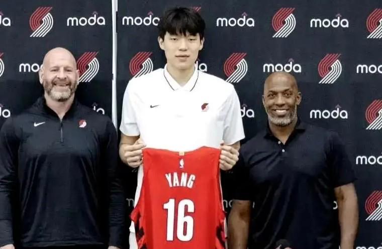 星空体育官网下载入口-开拓者公布2025夏联首战首发：杨瀚森领衔