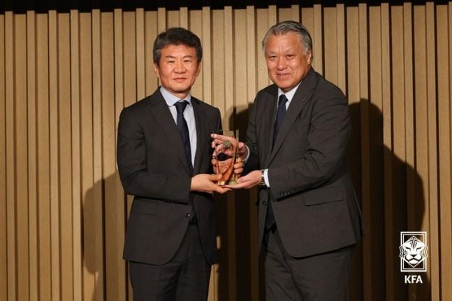 星空体育中国-官方：韩国足协主席郑梦奎当选东亚足联主席，任期至明年3月