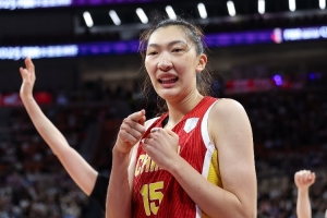 星空体育官网下载入口-媒体人：韩旭是这支中国女篮里可以让人放心的球员 永远稳定