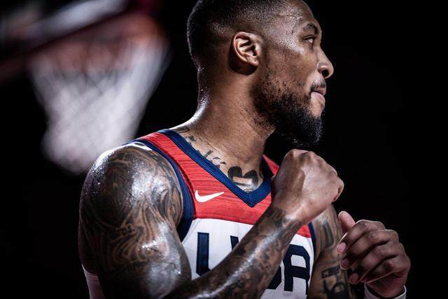 拉胯原因找到了？名记透露利拉德奥运期间带伤作战