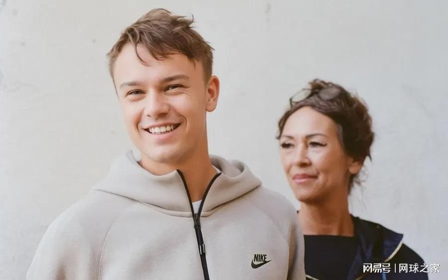 星空体育中国-鲁内母亲指责丹麦在中东危机期间将他们遗弃在迪拜：令人失望至极